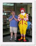 DSCN0139 * Ronald and a tourist giving a Thai greeting... * 1944 x 2592 * (347KB)