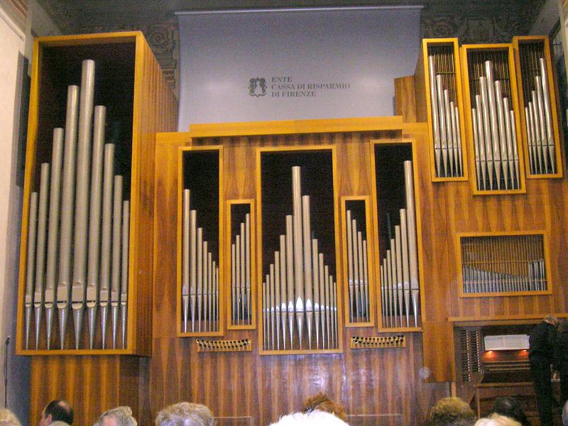 DSCN1587.JPG - A view of the Organ -- the Cassa di Rismarmio di Firenze seems to be some kind of banking house (from what I could find....) The concert was the music of Bruhns, Sceidemann, Homilius, de Heredia and Bach, played by German organist,  Ingo Duwensee