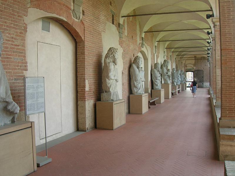 DSCN1843.JPG - The Camposanto, the memorial cemetary is said to have been built around a shipload of sacred soil from Golgatha brought back to Pisa from one of the Crusades in the 12th Century