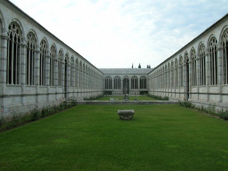 DSCN1851.JPG - the center courtyard