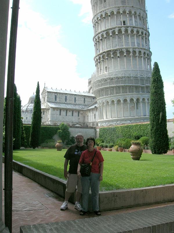 DSCN1834.JPG - two tourists photographed in front of the tower