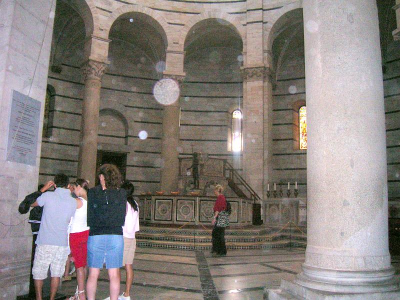 DSCN1748.JPG - Inside the baptistry