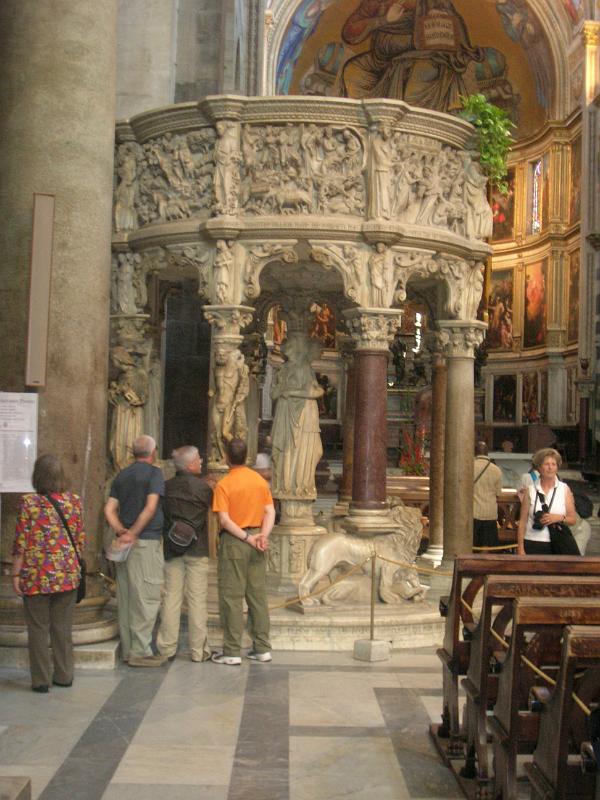 DSCN1796.JPG - The pulpit inside the Cathedral by Giovanni Pisano